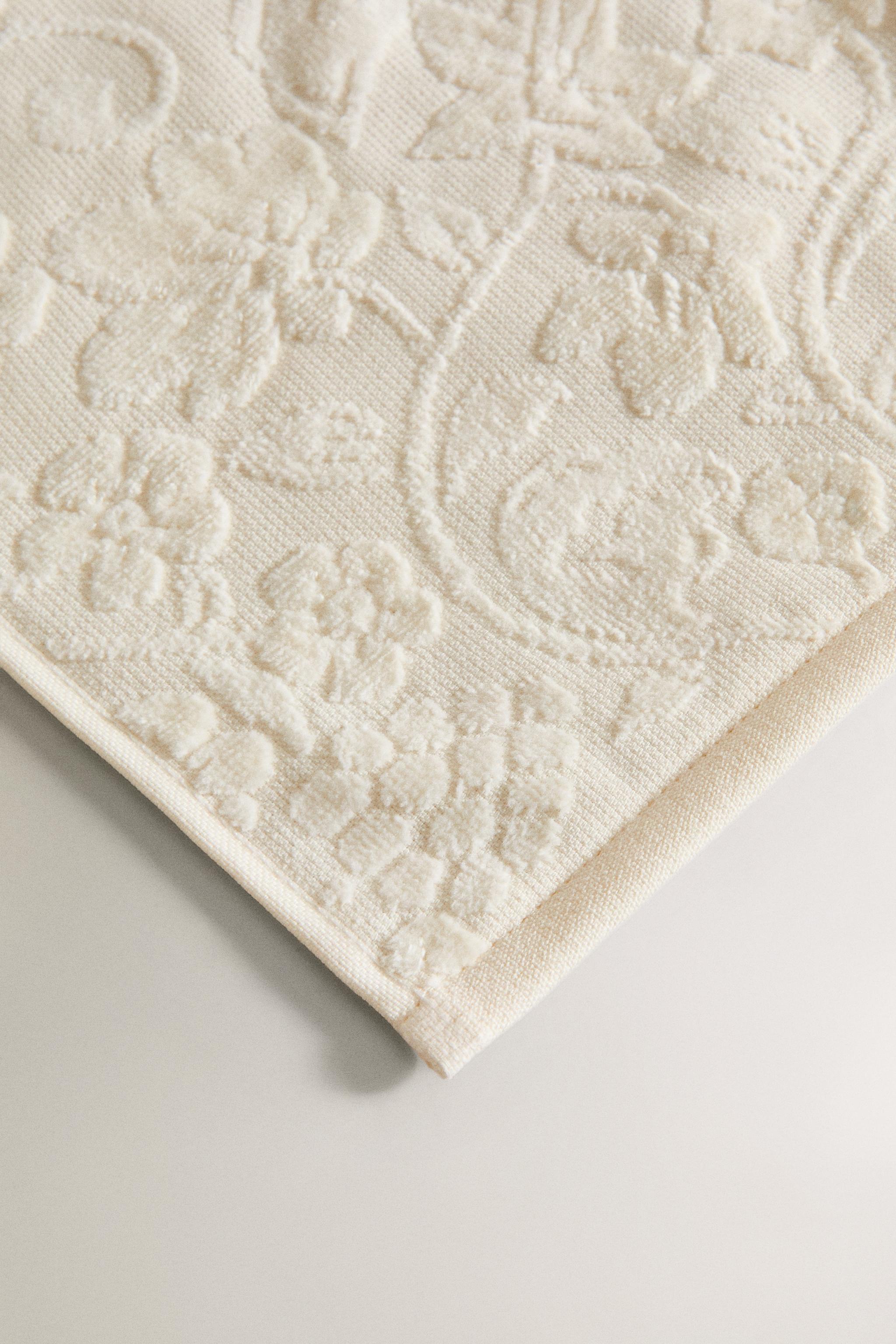 SERVIETTE DE BAIN JACQUARD FLEURS